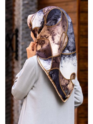 Vissona %100 Twill Ipek Zincirli Mermer Desenli Bej - Gri Renkli 90X90 Eşarp Dikim Şekli : El Dikişi