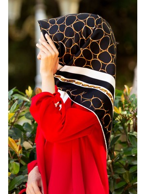 Vissona %100 Twill Ipek Zincir Desenli Siyah - Krem Renkli 90X90 Eşarp Kenar Dikiş Şekli El Dikişli