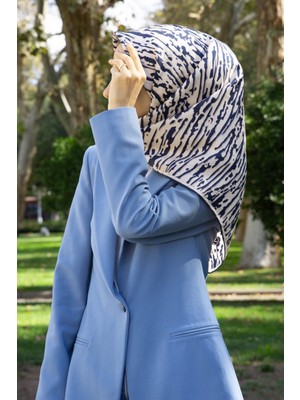 Vissona %100 Twill Ipek Çizgi Desenli Krem - Lacivert Renkli 90X90 Eşarp Dikim Şekli : El Dikişi