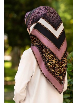 Vissona %100 Twill Ipek Zincir Desenli Pudra - Krem Renkli 90X90 Eşarp Dikim Şekli : El Dikişi