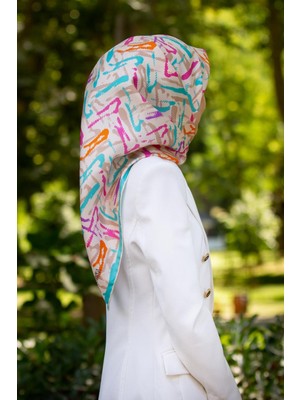 Vissona %100 Twill Ipek Geometrik Desenli Turkuaz - Pembe Renkli 90X90 Eşarp Dikim Şekli : El Dikişi