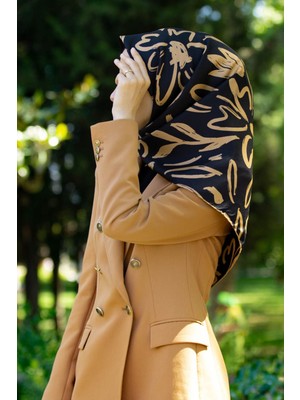 Vissona % 57 Ipek % 43 Viskon Twill Ipek Büyük Çiçek Desenli Siyah - Bej Renkli 90X90 Eşarp Dikim Şekli : El