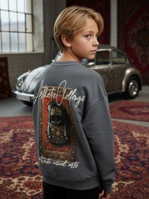 Zekids Erkek Çocuk Sırtı Araba Baskılı Tasarım Sweatshirt