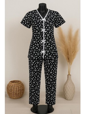 Kadın Siyah Beyaz Kalp Desenli Fiyonklu Kısa Kollu Pijama Takımı