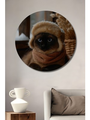 Teona Ahşap Sevimli Kedi Şapkalı ve Atkılı Yağlı Boya Görünümlü Dekoratif Ahşap Tablo Yuvarlak Duvar Tablosu