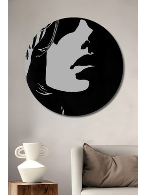 Teona Ahşap Gızemlı Kadın Portresi Siyah Beyaz Mürekkep Görünümlü Ahşap Dekoratif Tablo Yuvarlak Duvar Tablosu