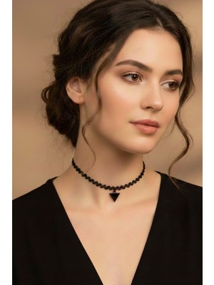 Siyah Üçgen Kristal Taşlı Örgü Choker Kolye - Geometrik Detaylı Bohem Boyunluk - Retro Aksesuar