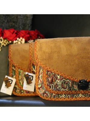 Pujiva -Büyük Boy-Etnik Desenli, Fermuarlı, Kilitli, Desenli, Suet Kapaklı El ve Omuz Askılı Çanta