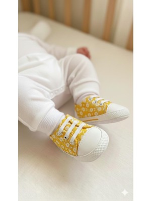 Çiçek Desenli Bebek Patik Ayakkabı – Yumuşak Tabanlı Ilk Adım Ayakkabısı