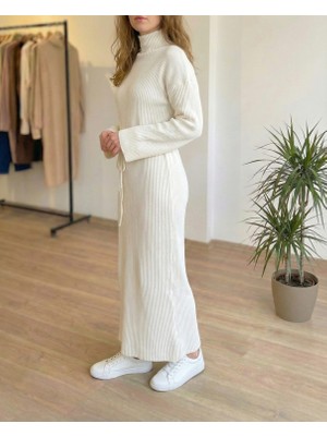 Niche Thread Volanlı Triko Tesettür Elbise - Ekru