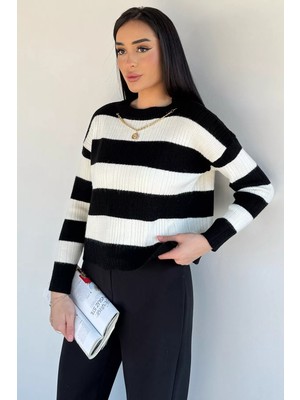 Gülseli Kadın Kolyeli Triko Kazak P-00020161