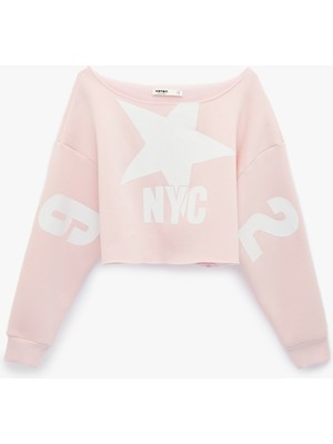 Koton Kadın Pembe Kayık Yaka Uzun Kollu Baskılı Oversize Crop Sweatshirt Orta Kalınlık