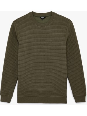 Koton Regular Fit Uzun Kollu Dokulu Bisiklet Yaka Sweatshirt