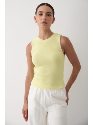 Jaste Kadın Kolsuz Bisiklet Yaka Triko Atlet SARI