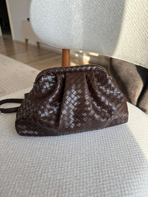 Melecco En Trend: Örgü Detaylı Kapitone Postacı / Clutch Çanta | Omuz Askılı Şıklık