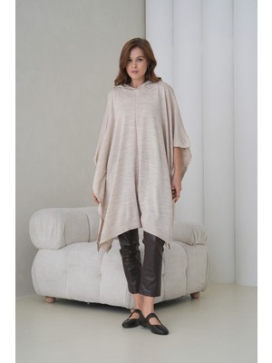 Mamayaga Kadın Tesettüre Uygun Yandan Bağlamalı Asimetrik Kesim Kapüşonlu Geniş Kalıp Panço Ceket