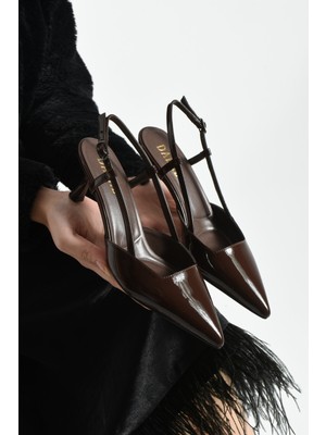 Dabab Shoes Lıya Kadın Kahverengi 6 cm  Ince Topuklu Bilekten Bantlı Arkası Açık Tokalı Sivri Burun Rugan Ayakkabı