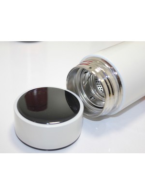 Anime Baskılı Dijital Göstergeli Termos 500 ml Model 3 LAVEEN-7889