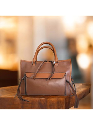 Valentina Victoria Valvic Hakiki Deri Şık,modern,deri Elcikli ,ön Cepli ve A 4 Sıgmakta Olankadın Elçanta