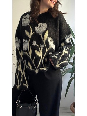 Lasorella Butik Kadın Siyah Çiçekli Kazak