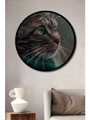 Kışın Büyüsü Zümrüt Gözlü Kedi Yağlı Boya Görünüm Ahşap Tablo Yuvarlak Duvar Tablosu Çerçeve Görünüm