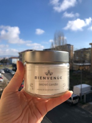 Bienvenue Secret Candle - Hindistan Cevizi Kokulu Gizli Mesajlı Soya Mum