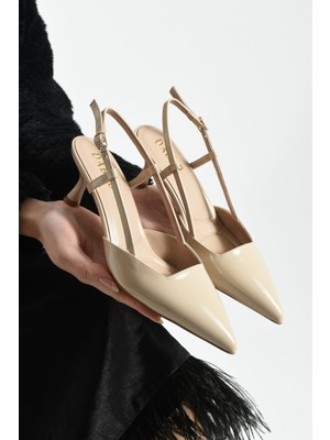 Dabab Shoes Lıya Kadın Bej 6 cm  Ince Topuklu Bilekten Bantlı Arkası Açık Tokalı Sivri Burun Rugan Ayakkabı