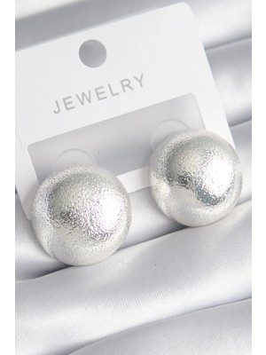 Calperia Pirinç Gümüş Renk İşleme Detay Top Model Kadın Küpe