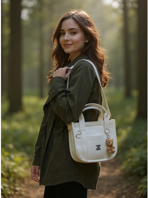 Mefehe Beyaz Buzi Kumaş Ayıcıklı Kolon Askılı Çapraz El ve Omuz Çantası