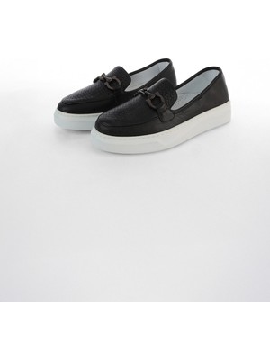 Pierre Cardin Kadın PC-52322 Metal Tokalı Kalın Tabanlı Loafer Ayakkabı - Siyah/beyaz