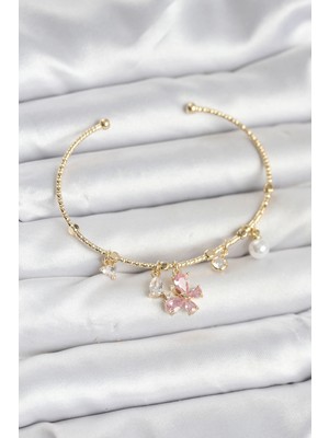 Calperia Pembe Kelebek Charmlı Gold Renk Kadın Bileklik