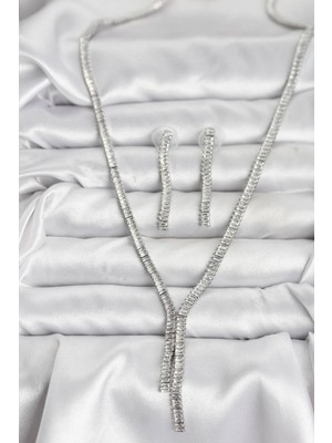 Calperia Gümüş Renk Baget Zirkon Taşlı Kadın Kolye Küpe Set