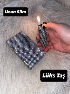 Lüks Taş Moni Metal Taş Kaplama Çakmak ve Sigara Kutusu Seti – Gümüş Kristal Taşlı, Premium Tasarım, Şık Hediye[ uzun slım ]
