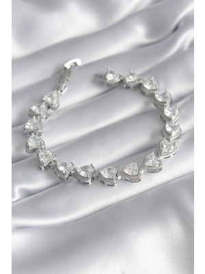 Calperia Pirinç Gümüş Renk Zirkon Taşlı Kalp Model Vıp Seri Kadın Bileklik