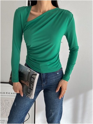 Qutta Kadın V Dekolte Detaylı Önü Çift Kat Sandy Kumaş Bluz