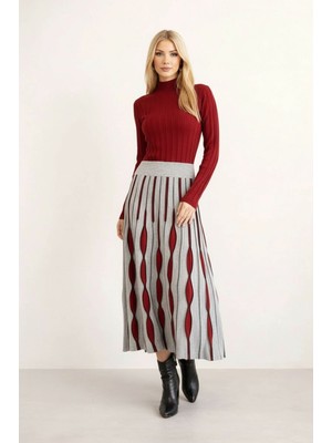 Mamayaga Kadın Uzun Kol Bisiklet Yaka Eteği Renkli Katlı Spor Şık Tesettüre Uygun Triko Tasarım Elbise