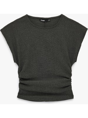 Koton Bürümcük Kumaş Slim Fit Drapeli Kısa Kollu Bisiklet Yaka Tişört