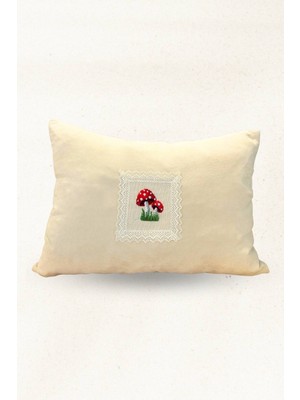 Kanaviçe Detaylı Kadife Dekoratif Yastık Kırlent 35X50 cm – El Işlemeli Krem Yastık