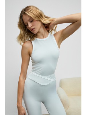 Urban Beat Runtra Kadın Yumuşak ve Esnek Dokulu Kontrast Yaka ve Kol Biyeli Sportif Gri Spor Atlet