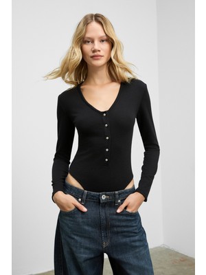Grimelange Renave Kadın Uzun Kollu Esnek Kumaşlı Düğme ve Çıtçıt Detaylı Siyah Bluz