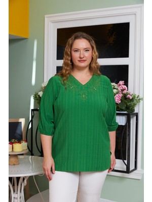 Rmg Yaka Nakış ve Taş Detaylı Büyük Beden Krinkıl Bluz Yeşil1