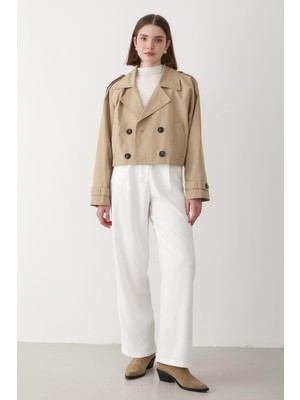 Jaste Kadın Bej Kruvaze Yaka Cepli Trençkot Regular Fit Modern Tasarım