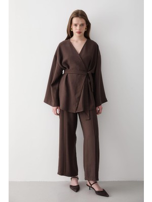 Jaste Kadın V Yaka Kuşak Detaylı Alt & Üst Takım ACI KAHVERENGİ