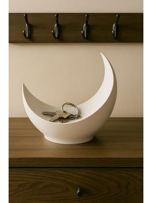 Storemax Ay Hilal Şeklinde Süs Dekoratif Obje & Çok Amaçlı Organizer – Anahtarlık & Takı Düzenleyici Beyaz 20 x 15