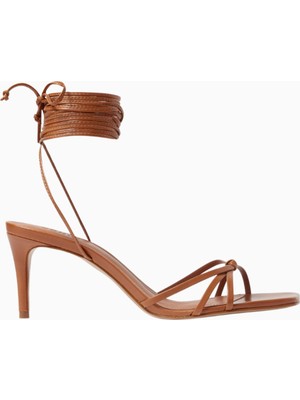 Schutz Lace-Up Wrap Metalik Deri Bağlamalı Modern Şık Sandalet, Ayarlanabilir Bağcıklı Tasarım