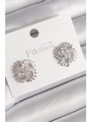 BT Teknik Pirinç Gümüş Renk Zirkon Taşlı Yonca Model Kadın Küpe