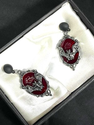 Dükkan Design Yarasalı Vamp Tablo Küpe