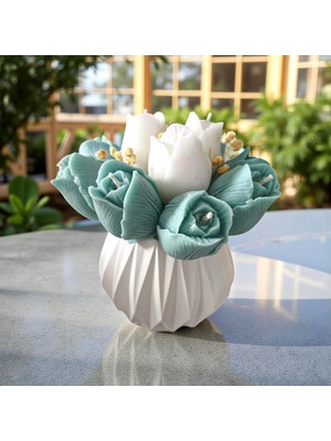Hediye İstasyonum Turkuaz & Beyaz Lale Buketi Mum – El Yapımı Taş Tozu Vazo