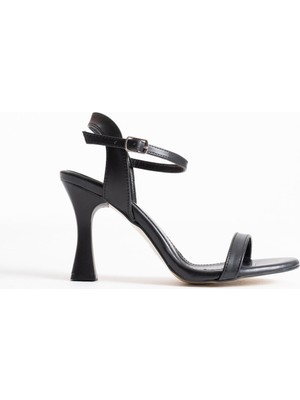 Karen Kadın Siyah Tek Bant Sandalet