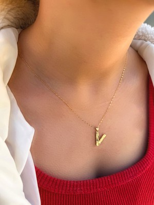 Uzundağ Kuyumculuk 14 Ayar Füzyon V Harfli Kolye